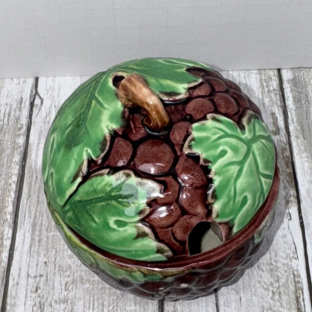 VTG  Occupied  Japan Deep Red‎ Grape Figural Sugar Bowl Jam Jar Lid Pottery GUC